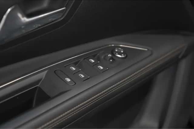 Peugeot 5008 (2022) thumbnail 28