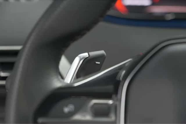 Peugeot 5008 (2022) thumbnail 38