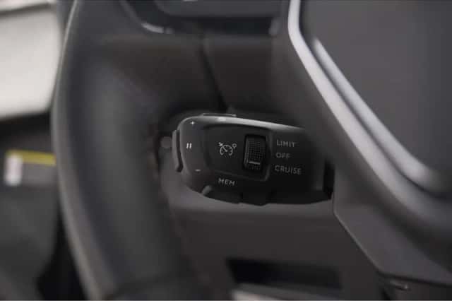 Peugeot 5008 (2022) thumbnail 42
