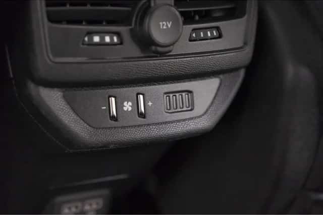 Peugeot 5008 (2022) thumbnail 47