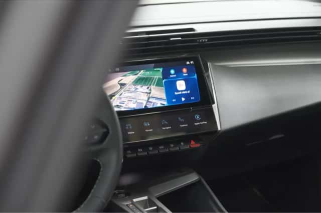 Peugeot 408 (2025) thumbnail 3