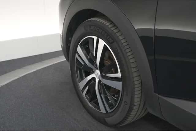 Peugeot 3008 (2023) thumbnail 17