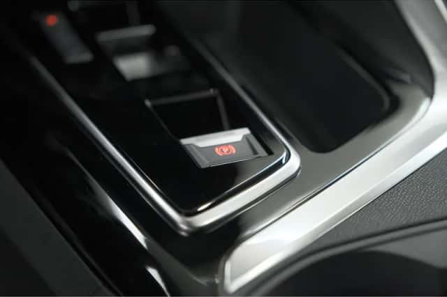 Peugeot 3008 (2023) thumbnail 40