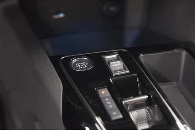 Peugeot 3008 (2023) thumbnail 42