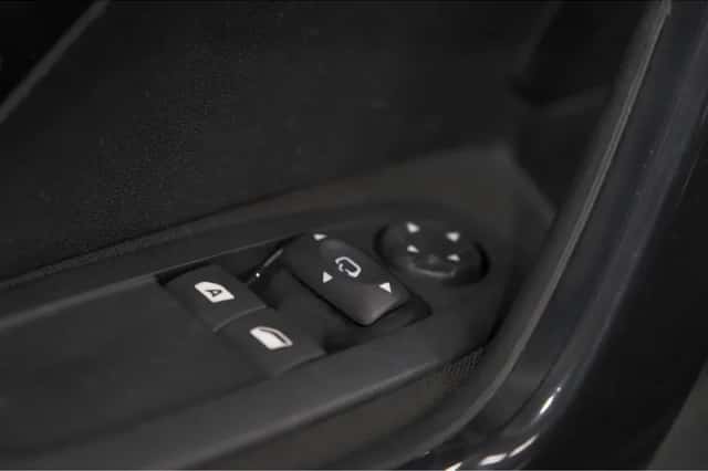 Peugeot 208 (2019) thumbnail 19