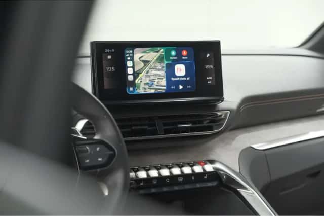 Peugeot 3008 (2023) thumbnail 3