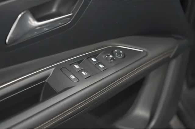 Peugeot 3008 (2023) thumbnail 24