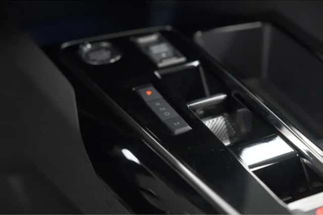 Peugeot 3008 (2023) thumbnail 43