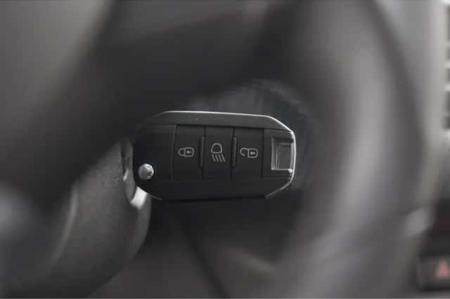 Peugeot 2008 (2018) thumbnail 15