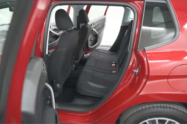 Peugeot 2008 (2018) thumbnail 24