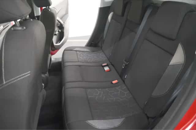 Peugeot 2008 (2018) thumbnail 25