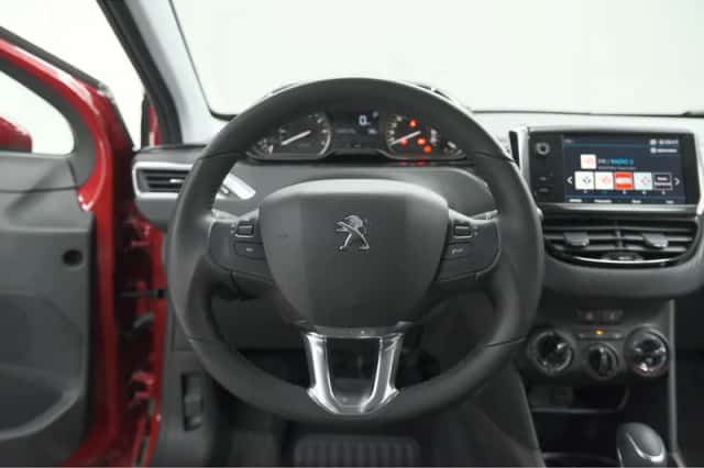 Peugeot 2008 (2018) thumbnail 26