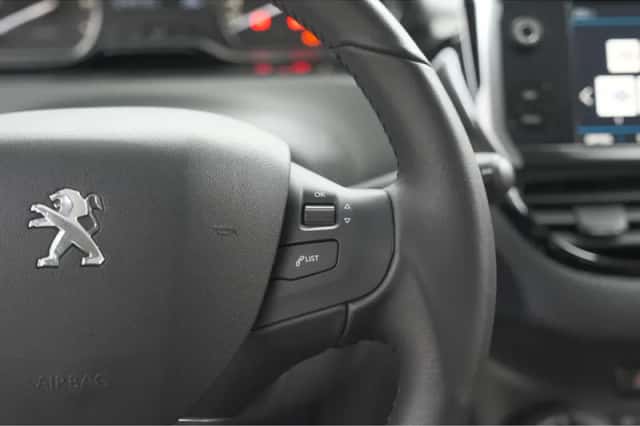 Peugeot 2008 (2018) thumbnail 28