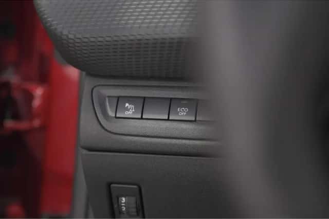 Peugeot 2008 (2018) thumbnail 32