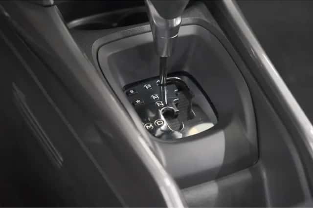 Peugeot 2008 (2018) thumbnail 36