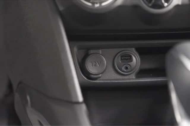 Peugeot 2008 (2018) thumbnail 37