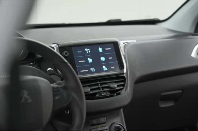 Peugeot 2008 (2018) thumbnail 40