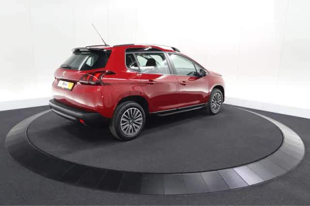 Peugeot 2008 (2018) thumbnail 5