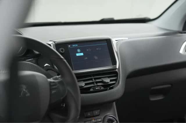 Peugeot 2008 (2018) thumbnail 42