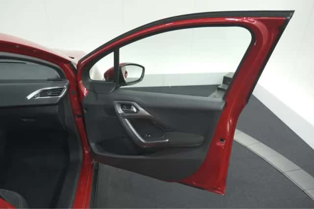 Peugeot 2008 (2018) thumbnail 54