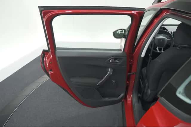 Peugeot 2008 (2018) thumbnail 55