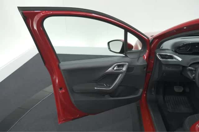 Peugeot 2008 (2018) thumbnail 56