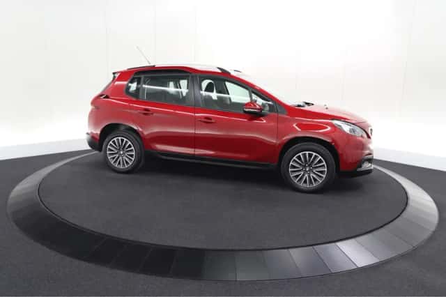 Peugeot 2008 (2018) thumbnail 8