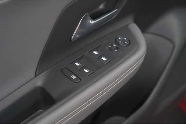 Opel Mokka (2022) thumbnail 22