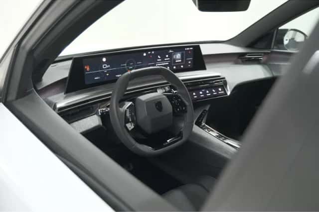 Peugeot 3008 (2025) thumbnail 2