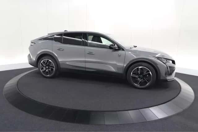Peugeot 408 (2024) thumbnail 5