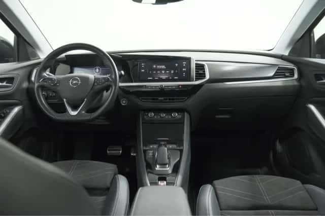 Opel Grandland (2022) thumbnail 2