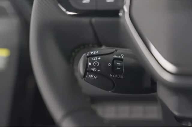 Peugeot e-2008 (2026) thumbnail 3