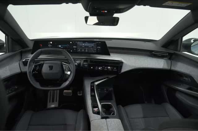Peugeot 5008 (2025) thumbnail 2