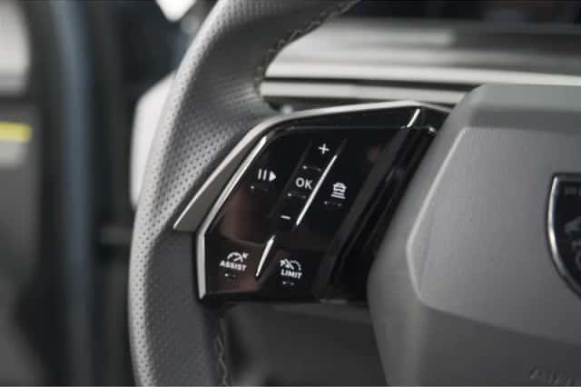 Peugeot 5008 (2025) thumbnail 3