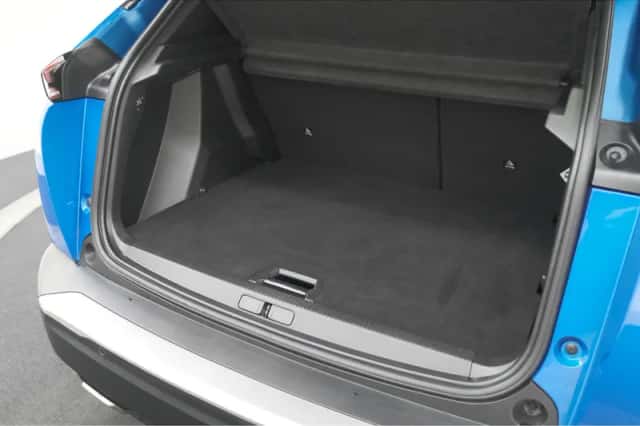 Peugeot 2008 (2023) thumbnail 5