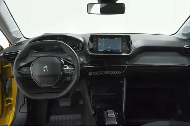 Peugeot e-208 (2023) thumbnail 2