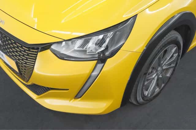 Peugeot e-208 (2023) thumbnail 5