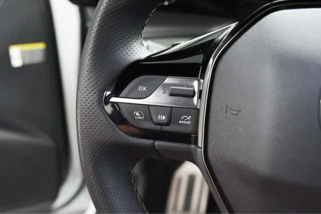 Peugeot 308 (2025) thumbnail 3