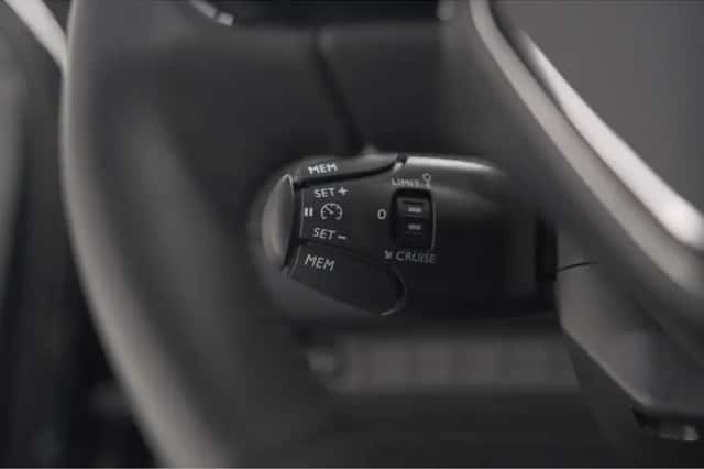 Peugeot e-2008 (2025) thumbnail 3