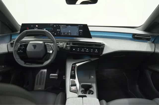 Peugeot 3008 (2025) thumbnail 2