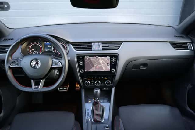 Škoda Octavia (2018) thumbnail 2