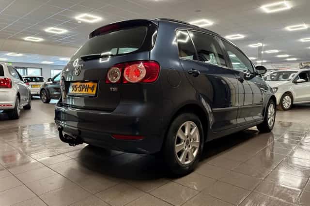 Volkswagen Golf (2010) thumbnail 6