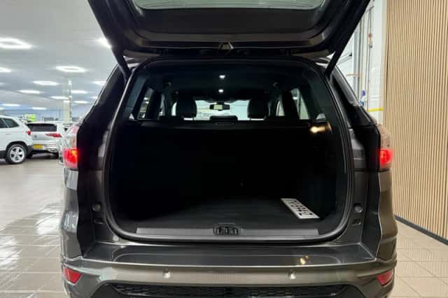 Ford Kuga (2017) thumbnail 5
