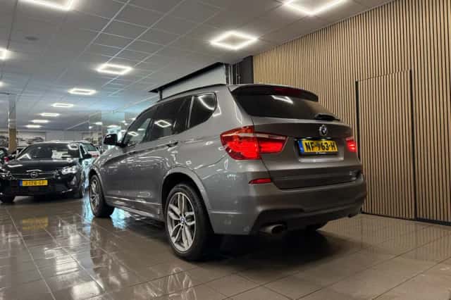BMW X3 (2017) thumbnail 3