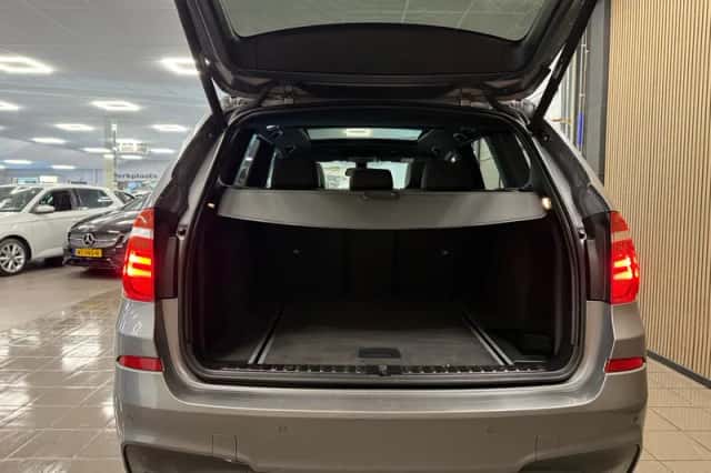 BMW X3 (2017) thumbnail 6