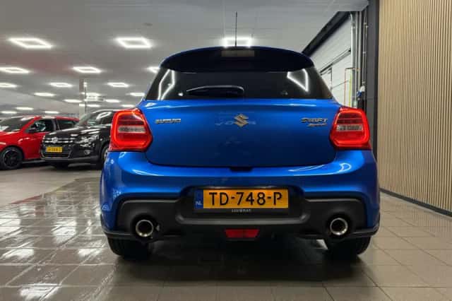 Suzuki Swift (2018) thumbnail 4