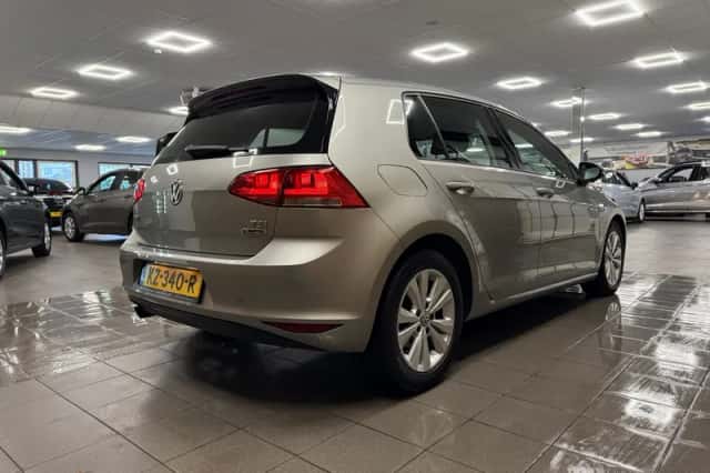 Volkswagen Golf (2017) thumbnail 6