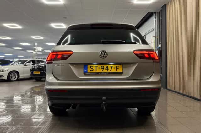 Volkswagen Tiguan (2018) thumbnail 4