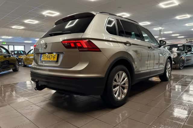 Volkswagen Tiguan (2018) thumbnail 6