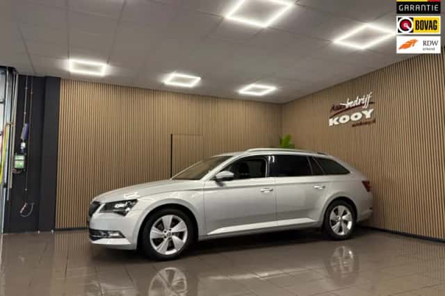 Škoda Superb (2017) thumbnail 1